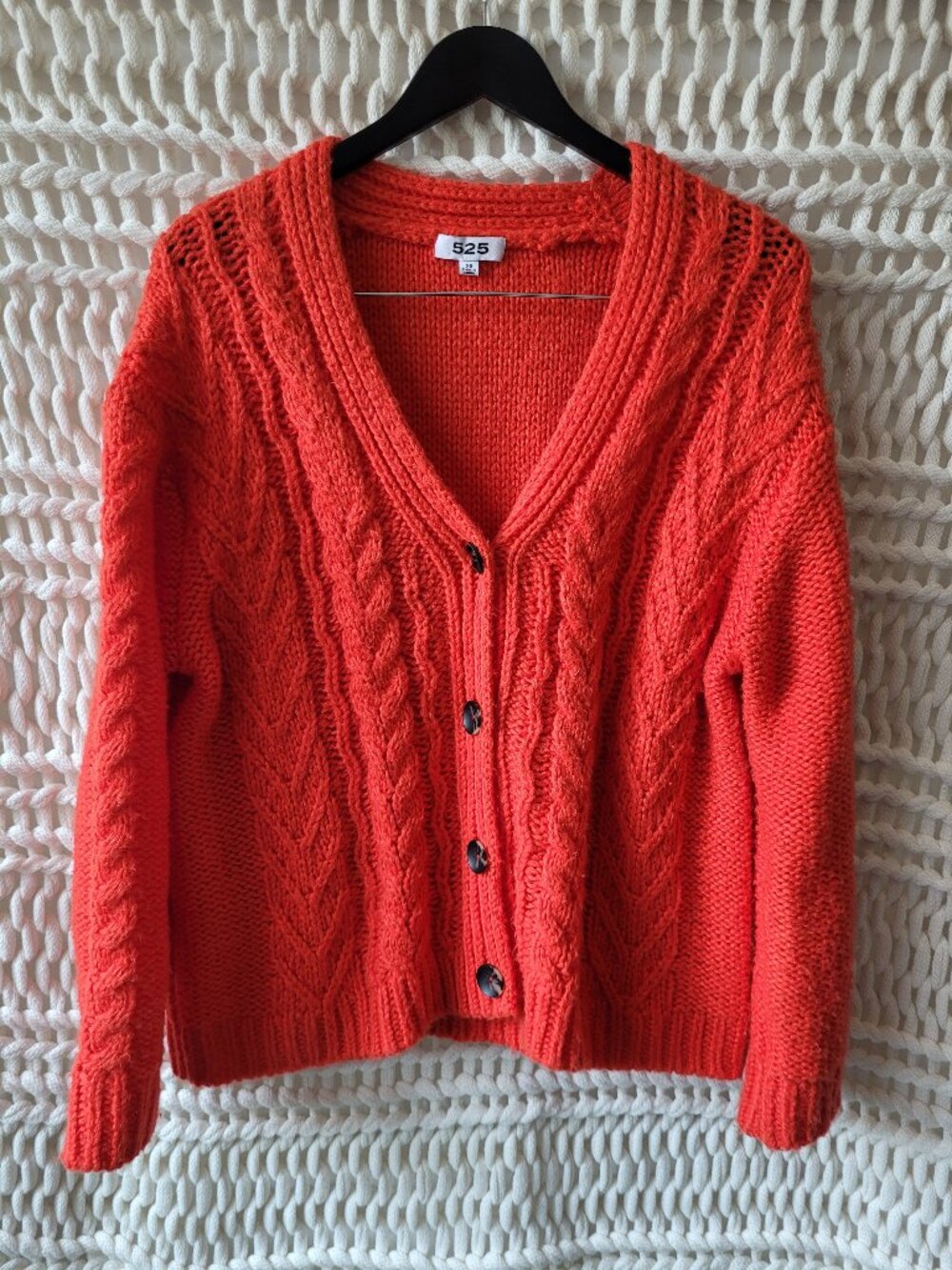Beautiful bright red chunk knit cardigan from 525 in size XS